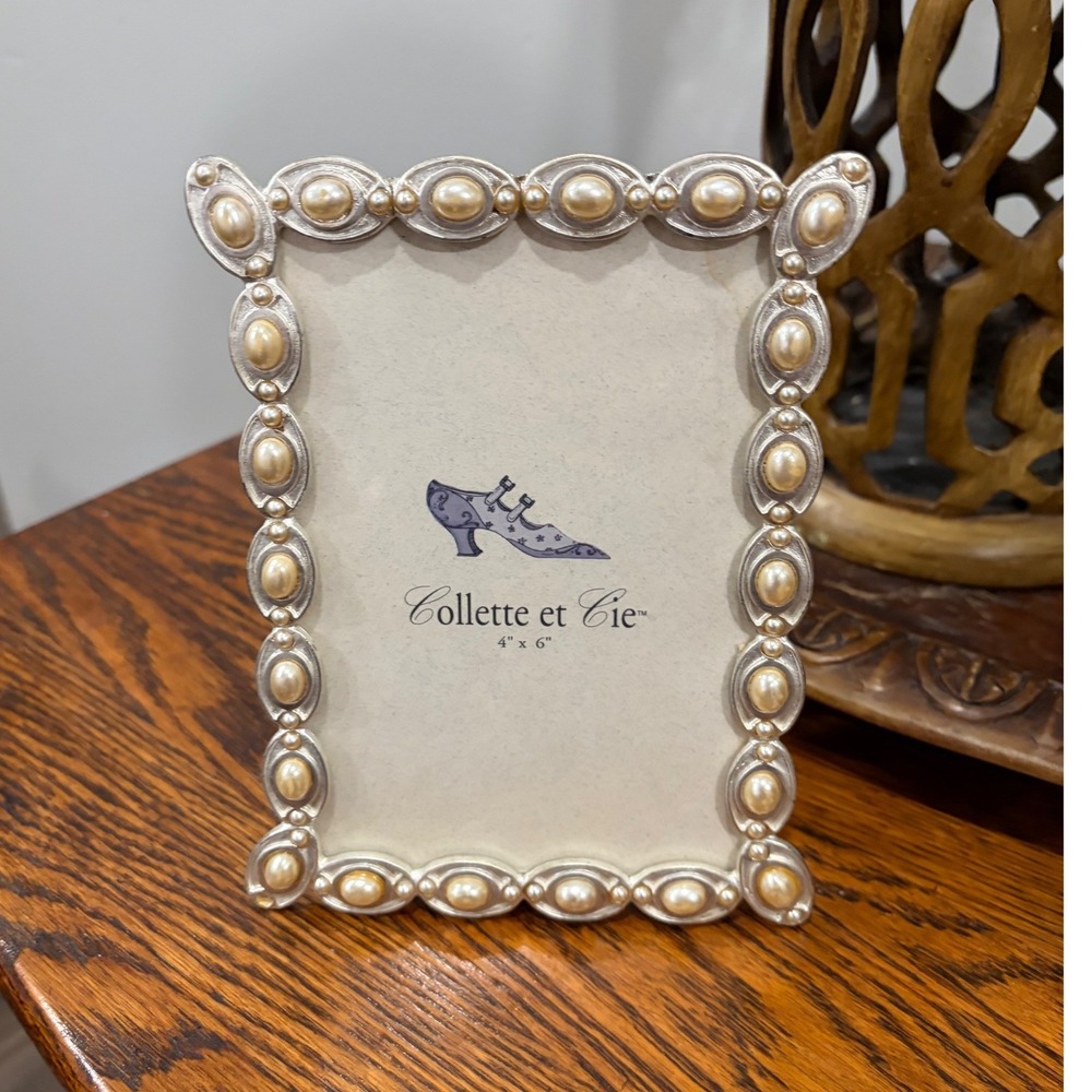 Collette et Cie Silver Tone Faux Pearl‎ Beaded 4x6 Picture Frame Vintage Style